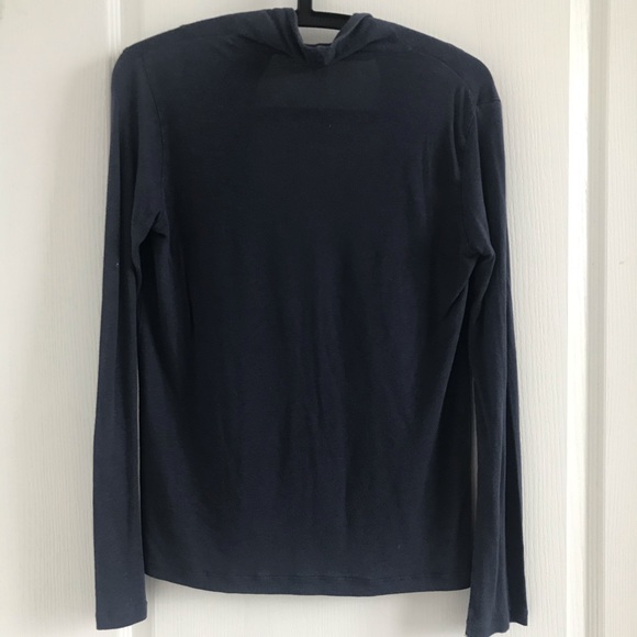 Uniqlo soft cardigan in dark navy size M. EUC. - Picture 2 of 5